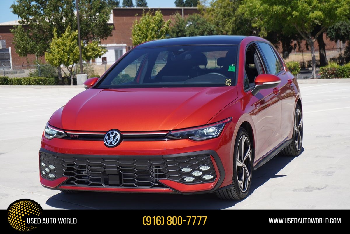 2025 Volkswagen Golf GTI SE