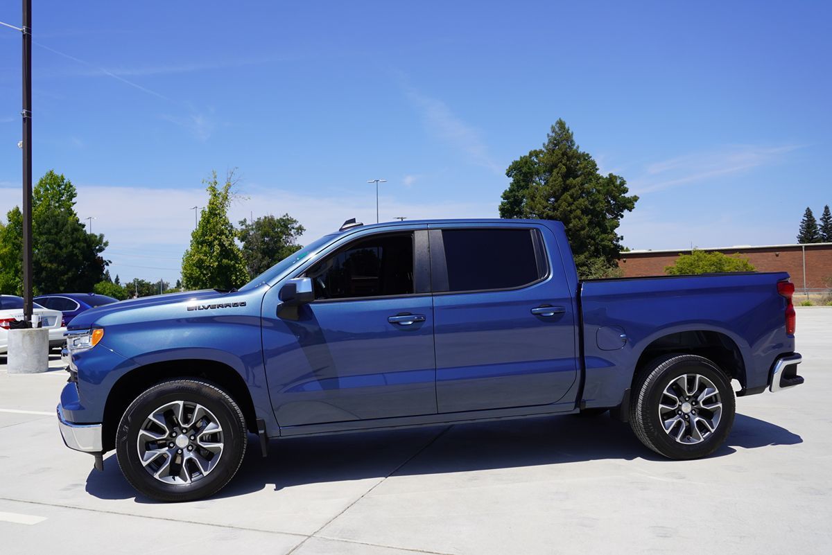 2024 Chevrolet Silverado 1500 LT - Photo 3