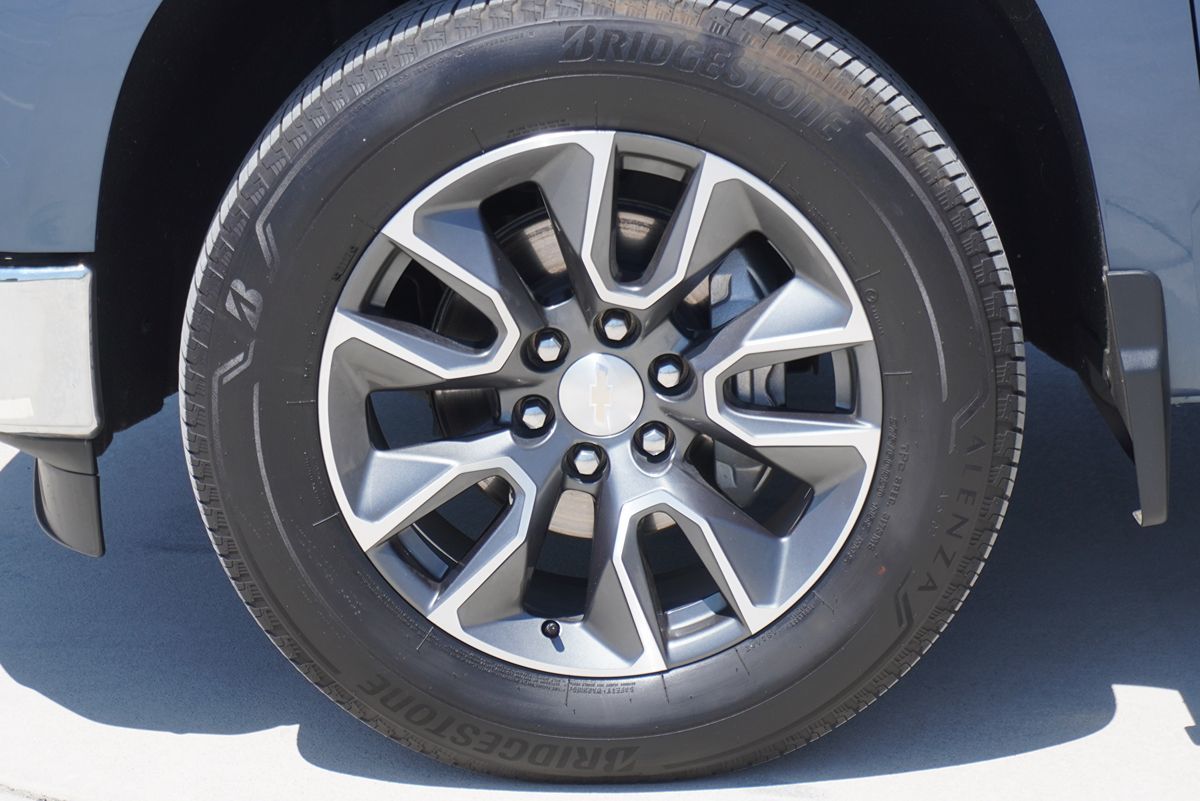 2024 Chevrolet Silverado 1500 LT - Photo 4
