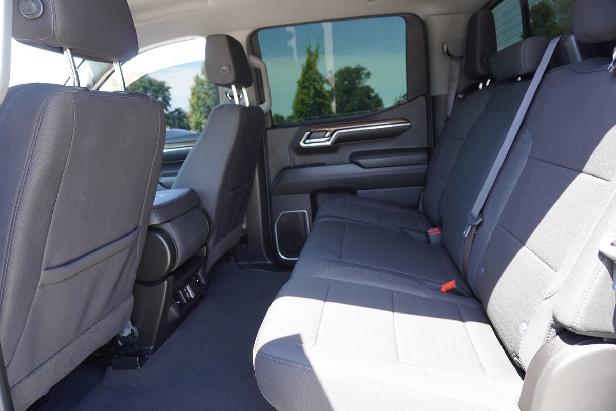 2024 Chevrolet Silverado 1500 LT - Photo 18