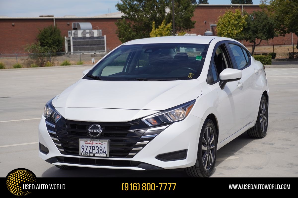 2023 Nissan Versa SV