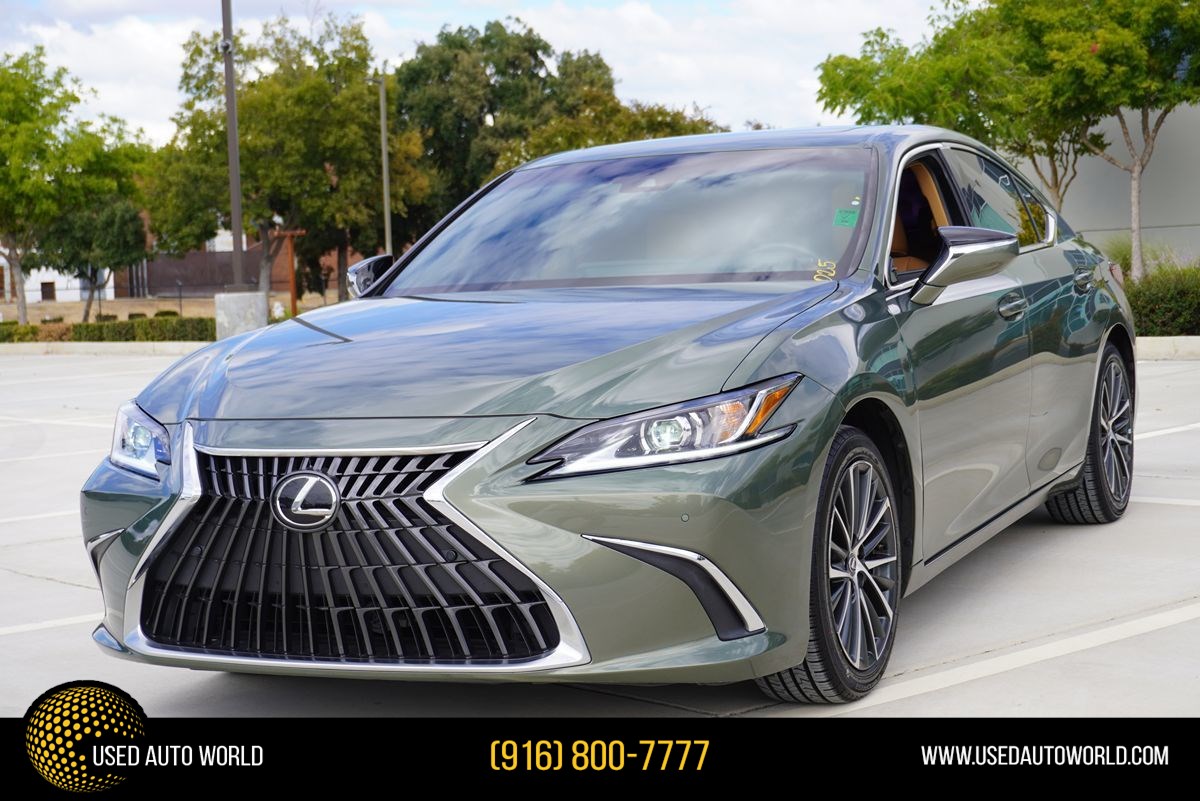2023 Lexus ES 300h