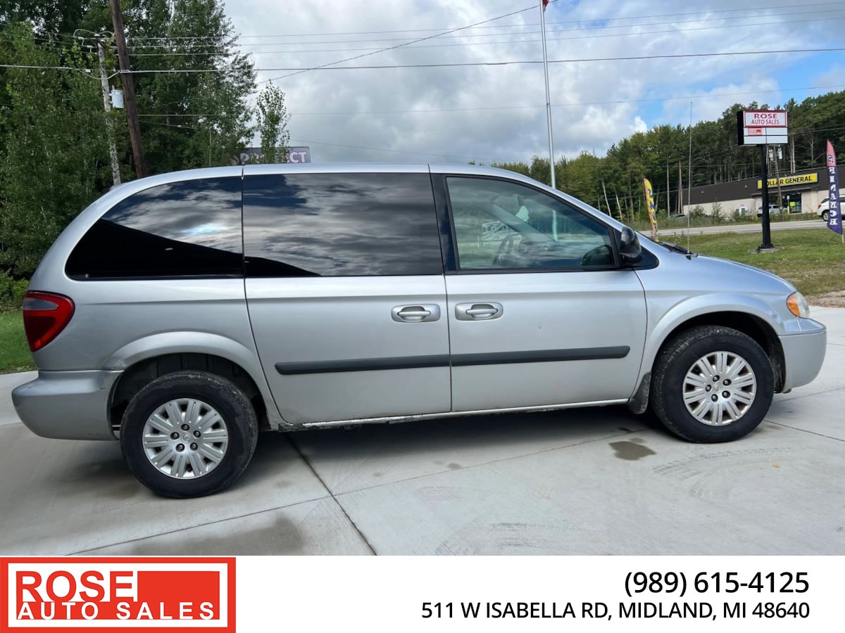 Sold 2005 Chrysler Town Country in Midland