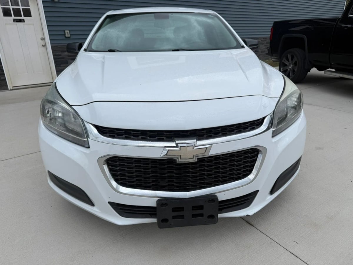 2014 Chevrolet Malibu 1LS - Photo 2