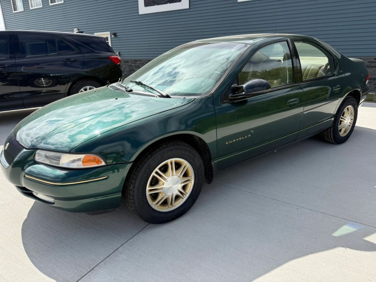 1997 Chrysler Cirrus LX - Photo 3
