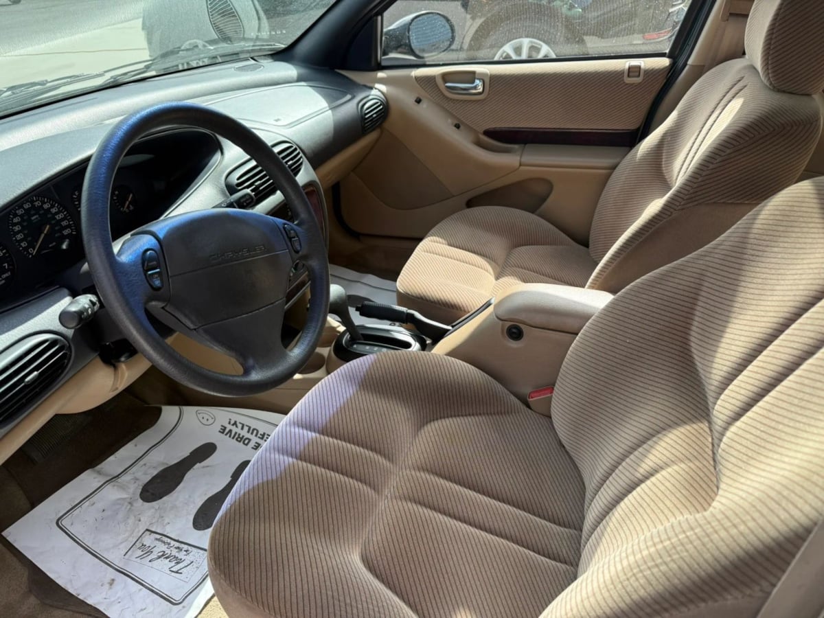 1997 Chrysler Cirrus LX - Photo 4