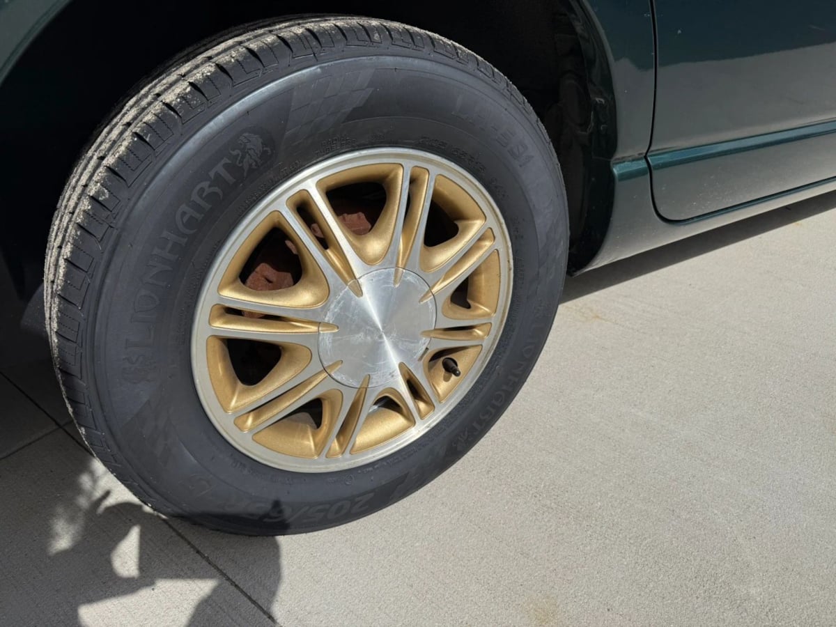 1997 Chrysler Cirrus LX - Photo 8