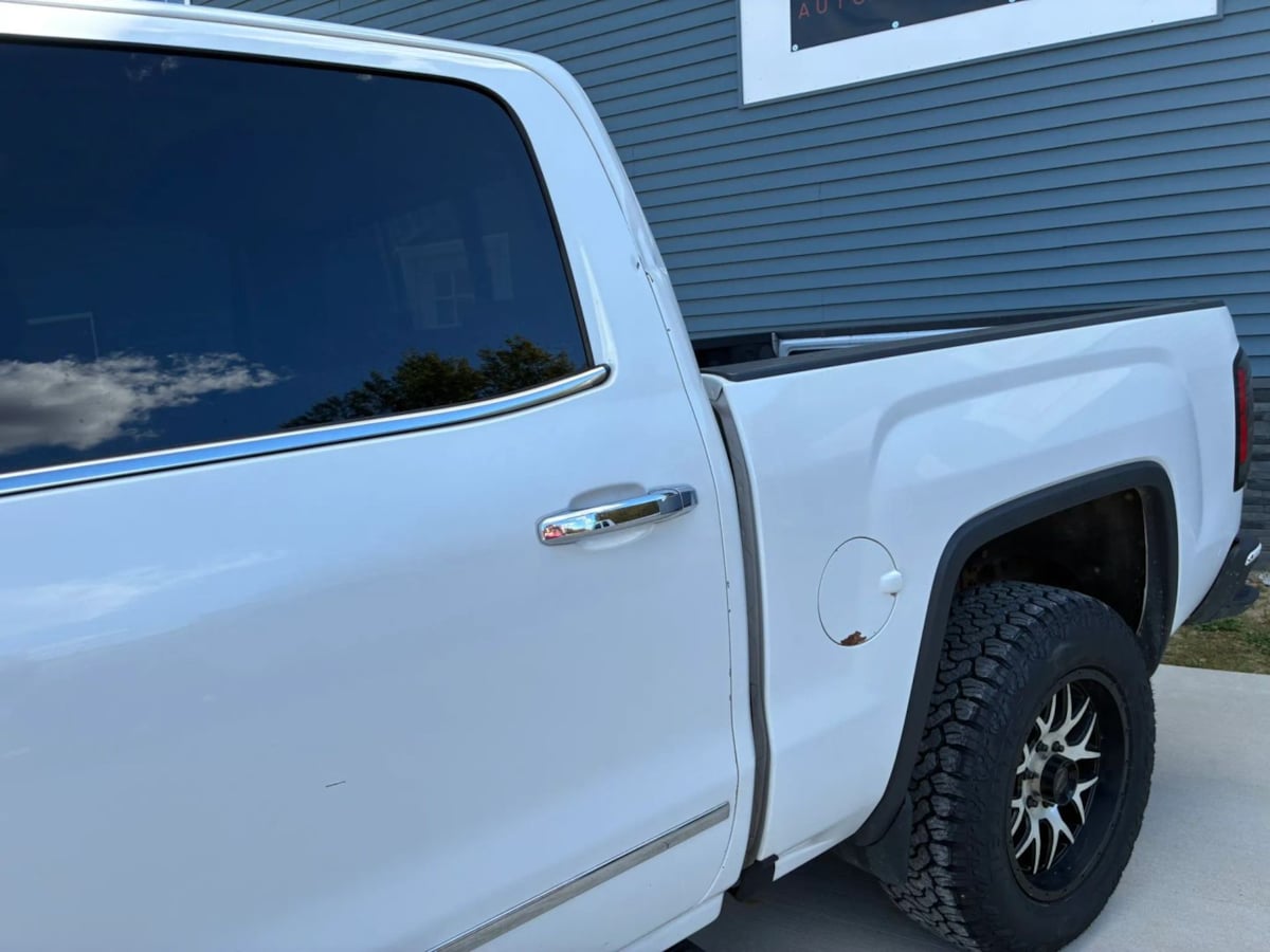 GMC Sierra photo 4