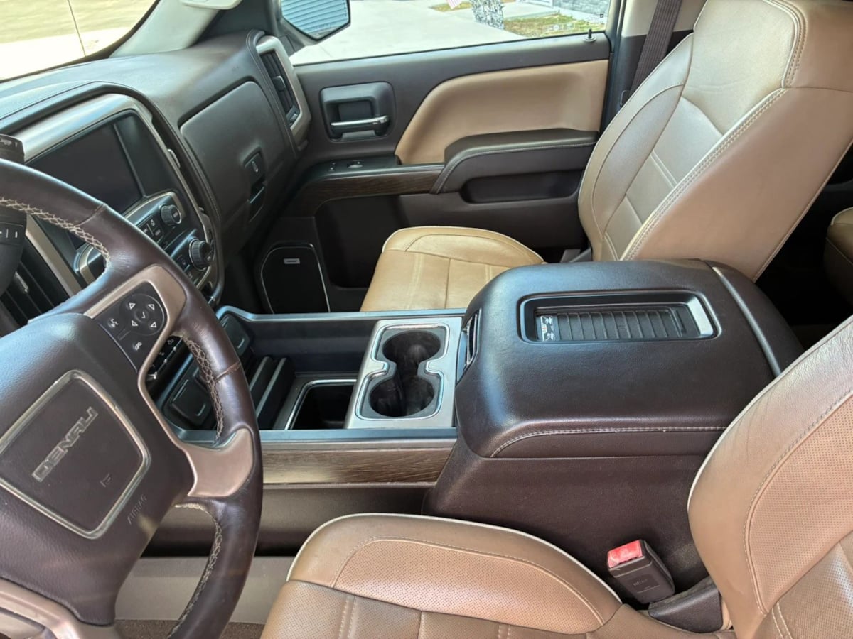 GMC Sierra photo 7