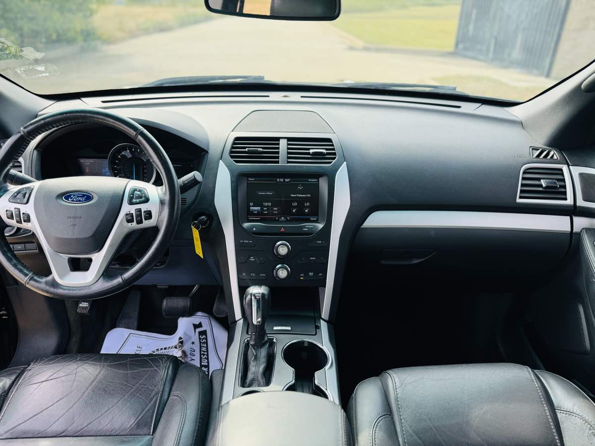 2015 Ford Explorer XLT - Photo 16