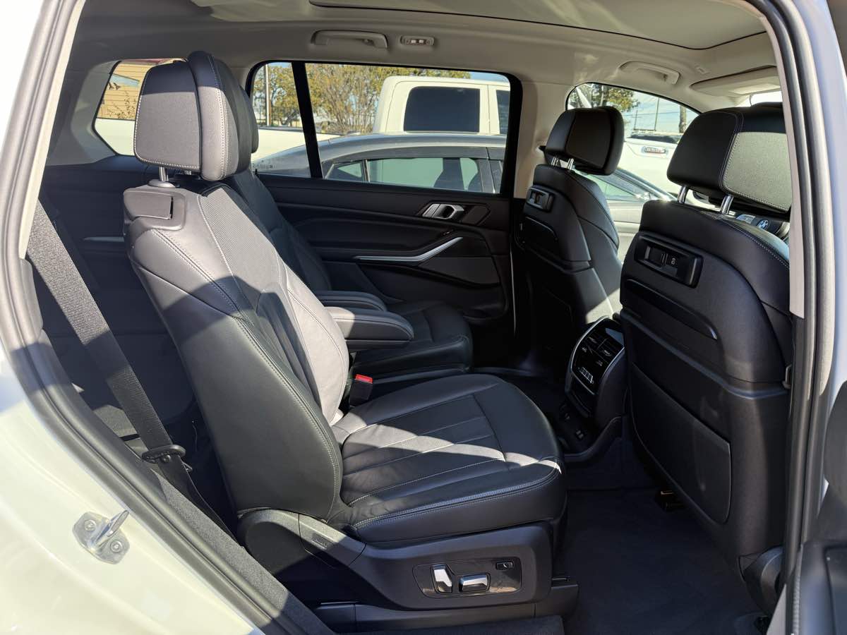 2019 BMW X7 40i - Photo 17