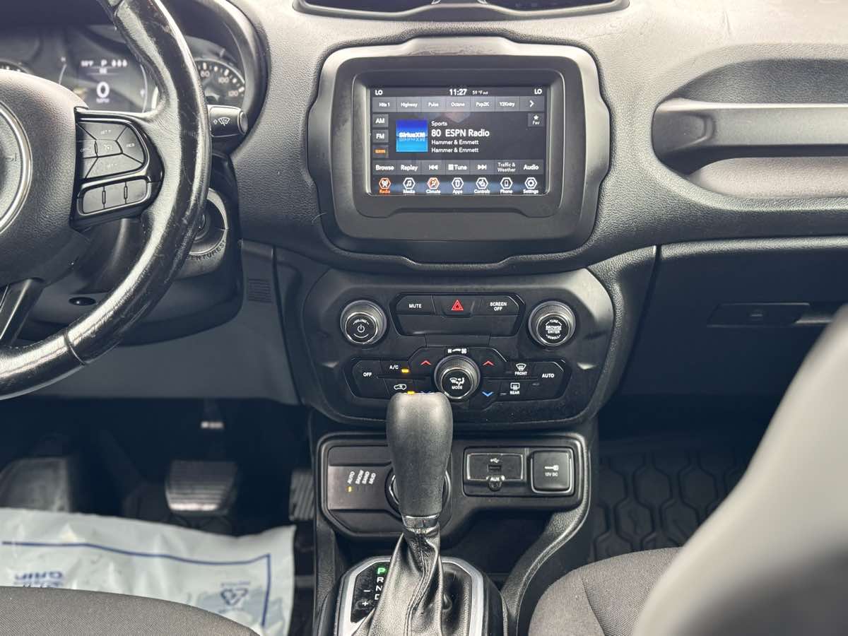 2019 Jeep Renegade Altitude Package - Photo 17