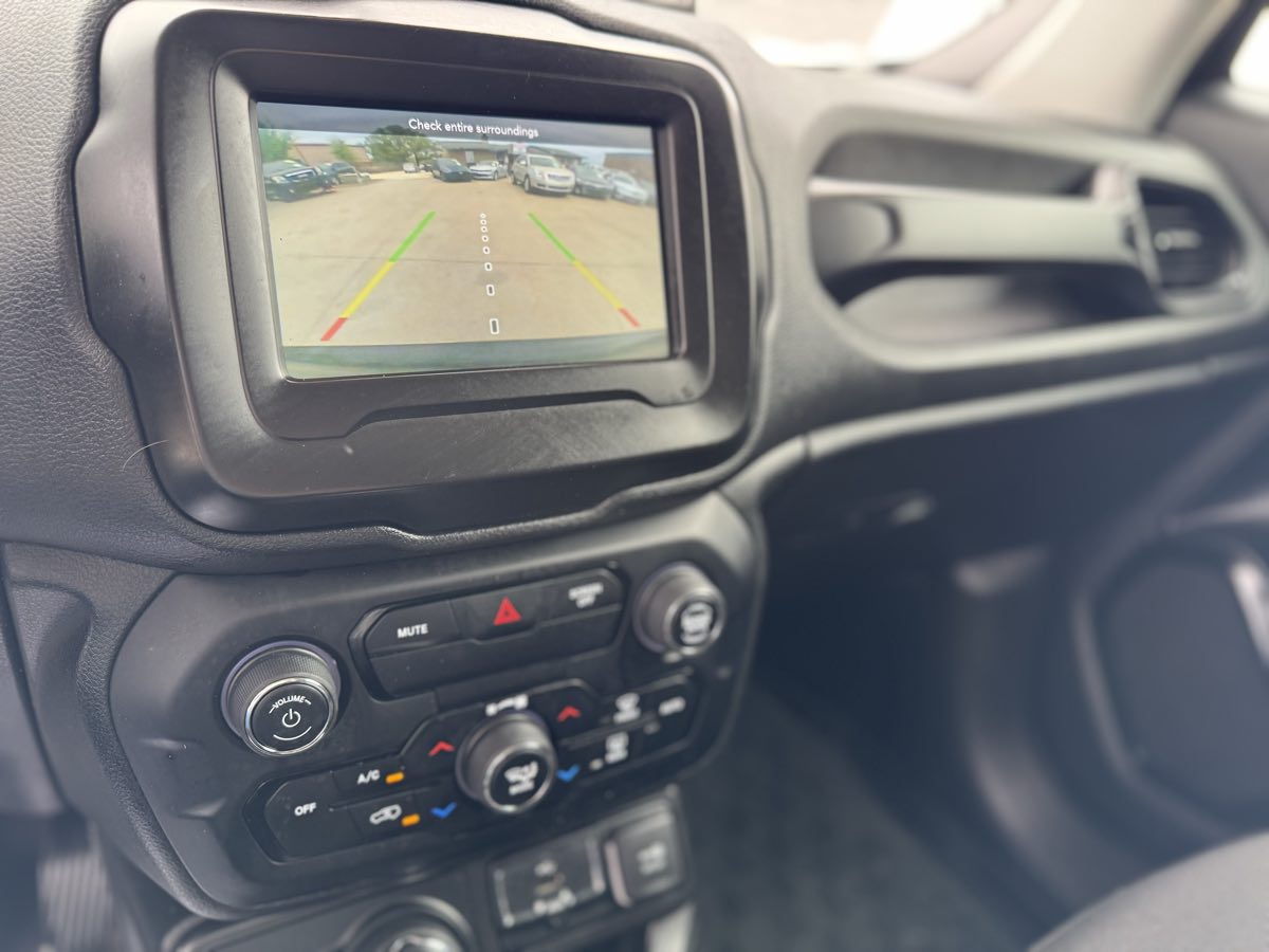 2019 Jeep Renegade Altitude Package - Photo 19