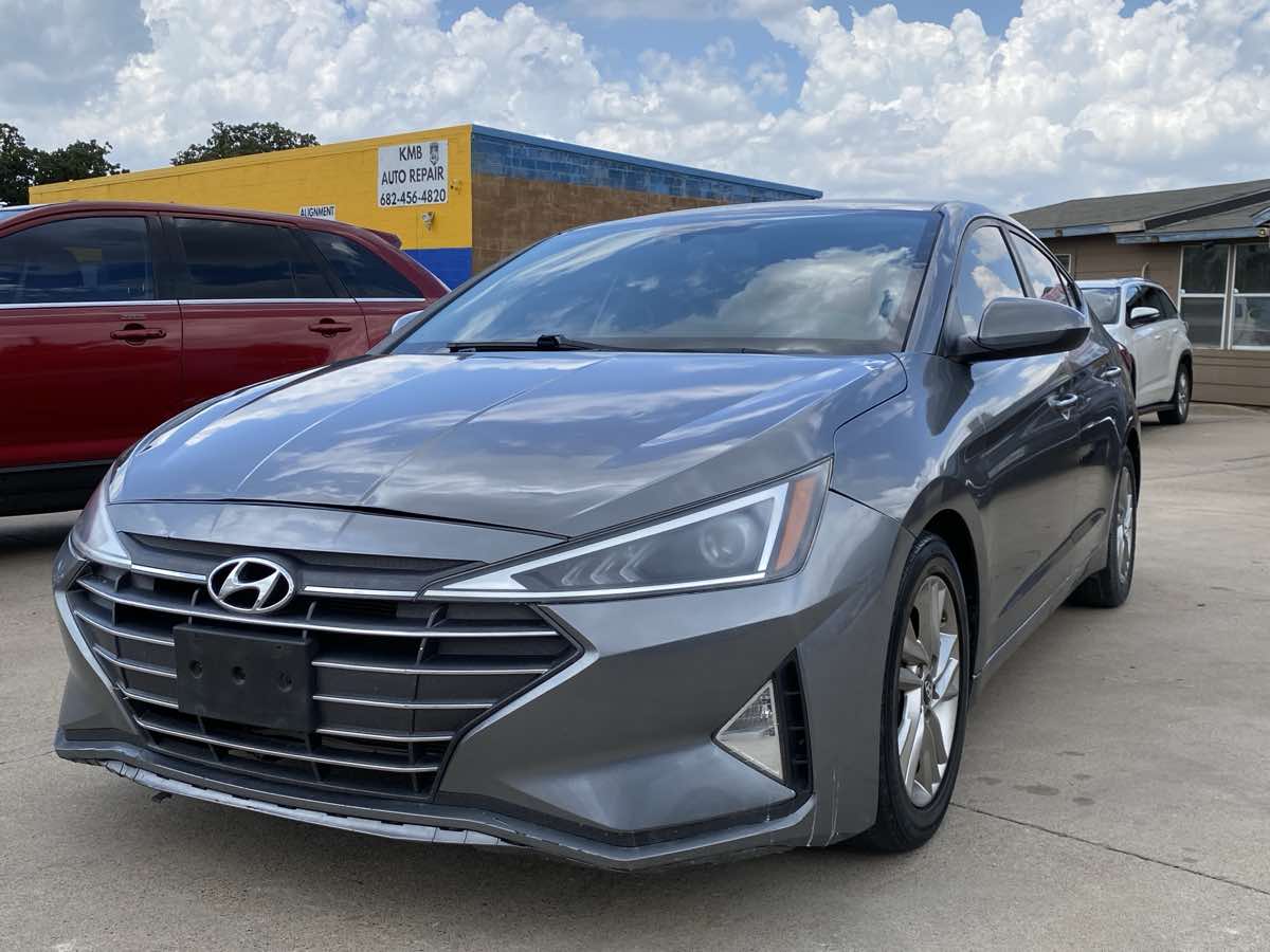 2019 Hyundai Elantra SEL - Photo 2