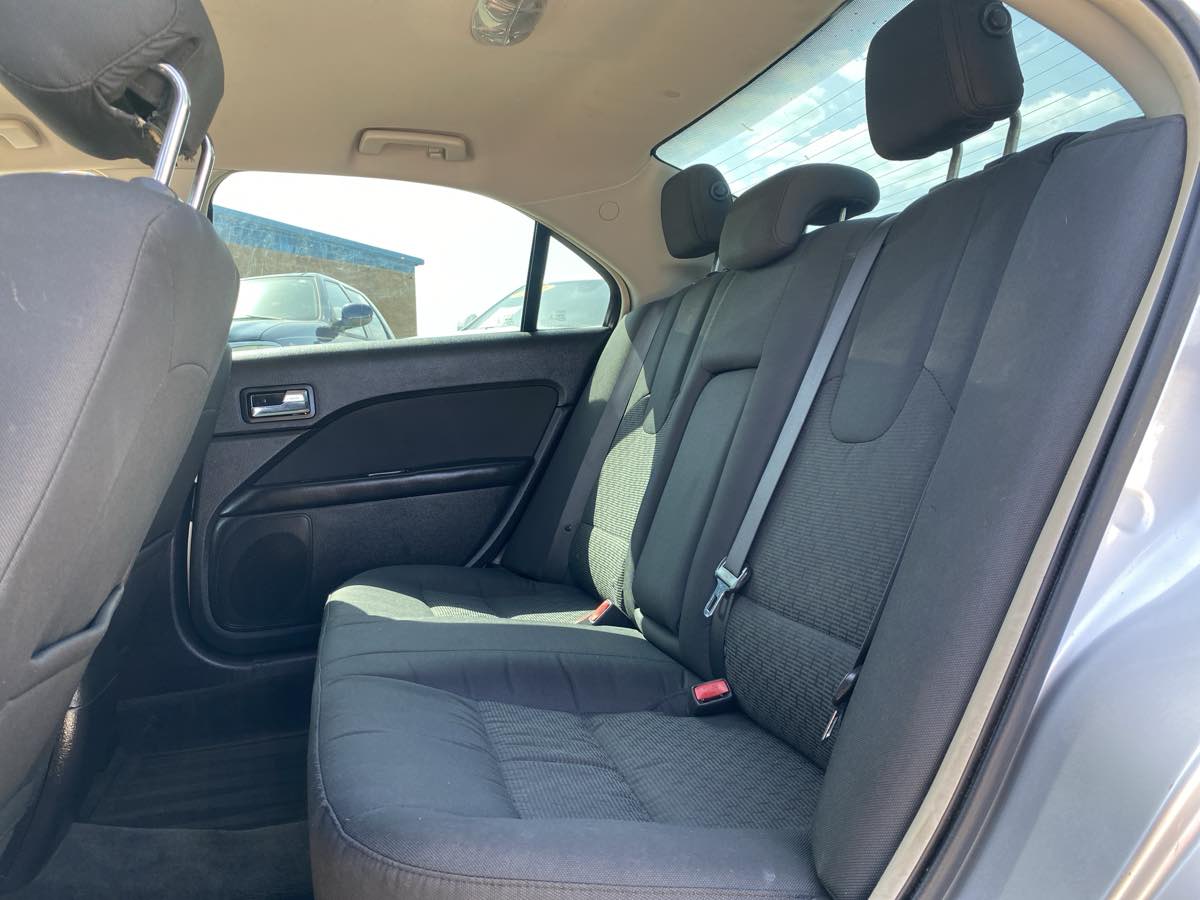 2012 Ford Fusion SE - Photo 16