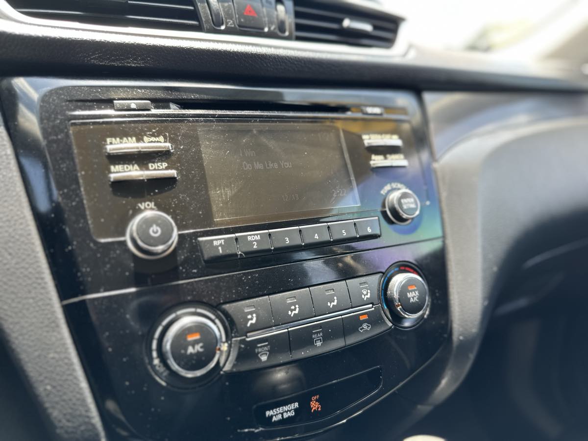 2015 Nissan Rogue S - Photo 20