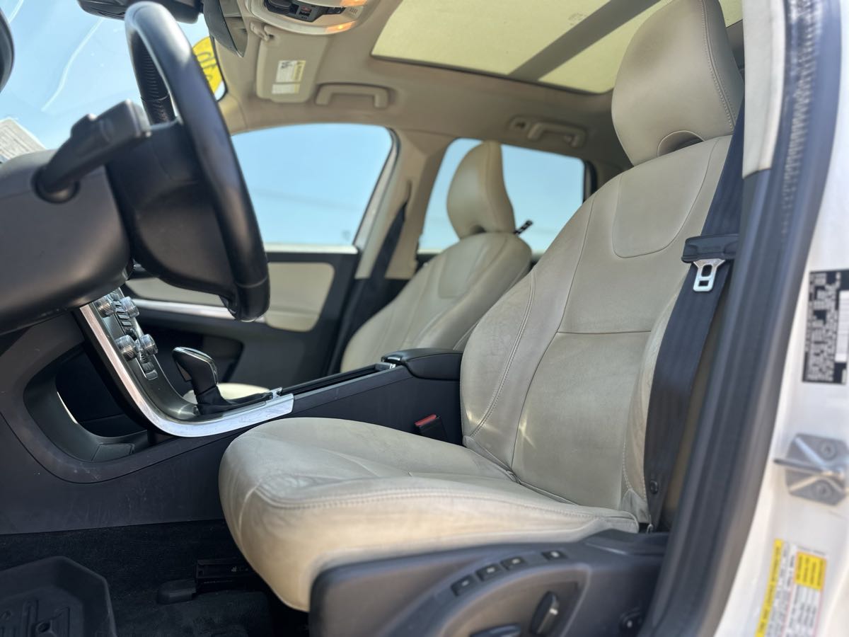2016 Volvo XC60 Premier - Photo 9