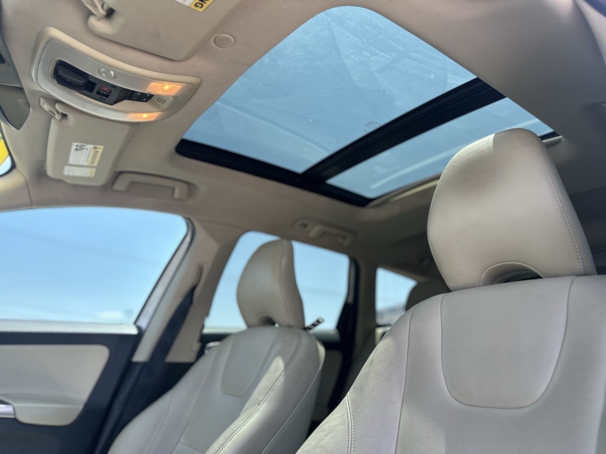 2016 Volvo XC60 Premier - Photo 12