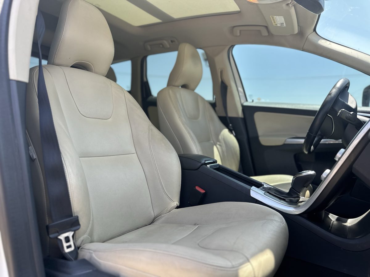 2016 Volvo XC60 Premier - Photo 16