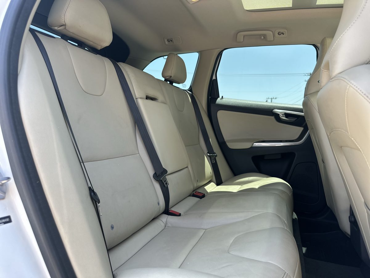 2016 Volvo XC60 Premier - Photo 17