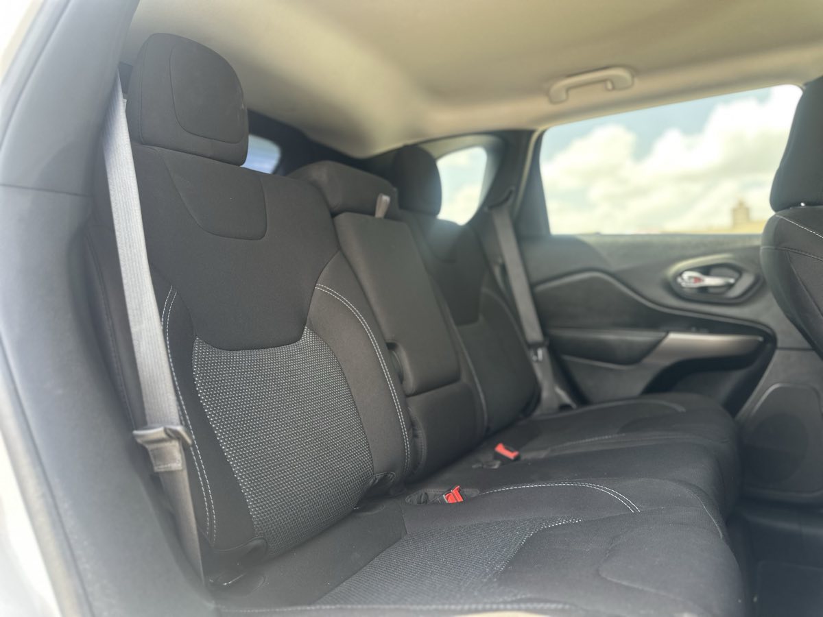 2020 Jeep Cherokee Latitude - Photo 15