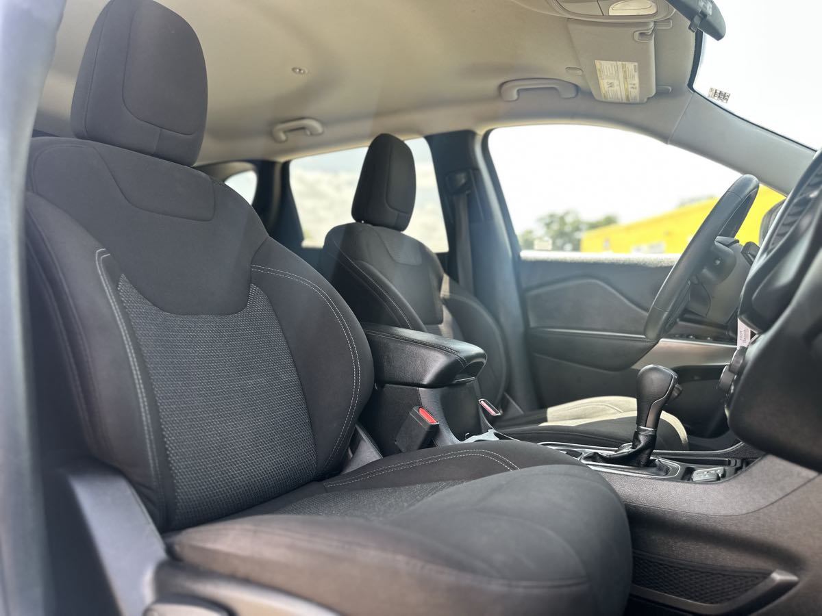 2020 Jeep Cherokee Latitude - Photo 18