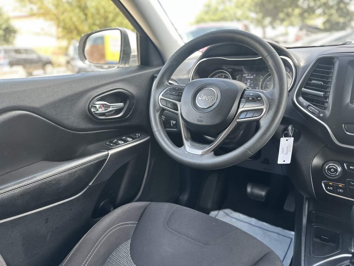 2020 Jeep Cherokee Latitude - Photo 20