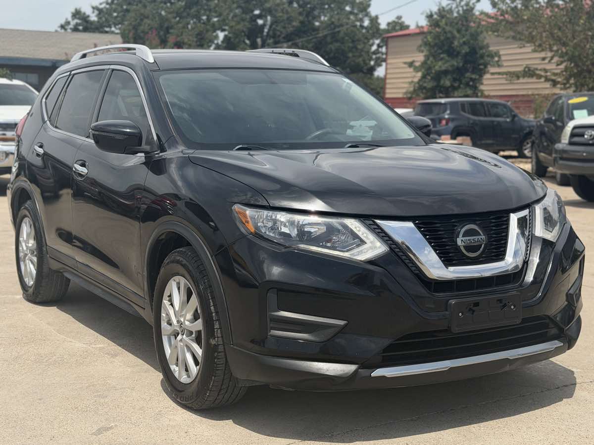 2018 Nissan Rogue SV - Photo 4