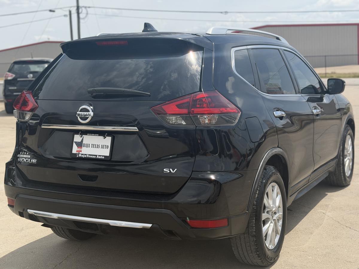 2018 Nissan Rogue SV - Photo 6