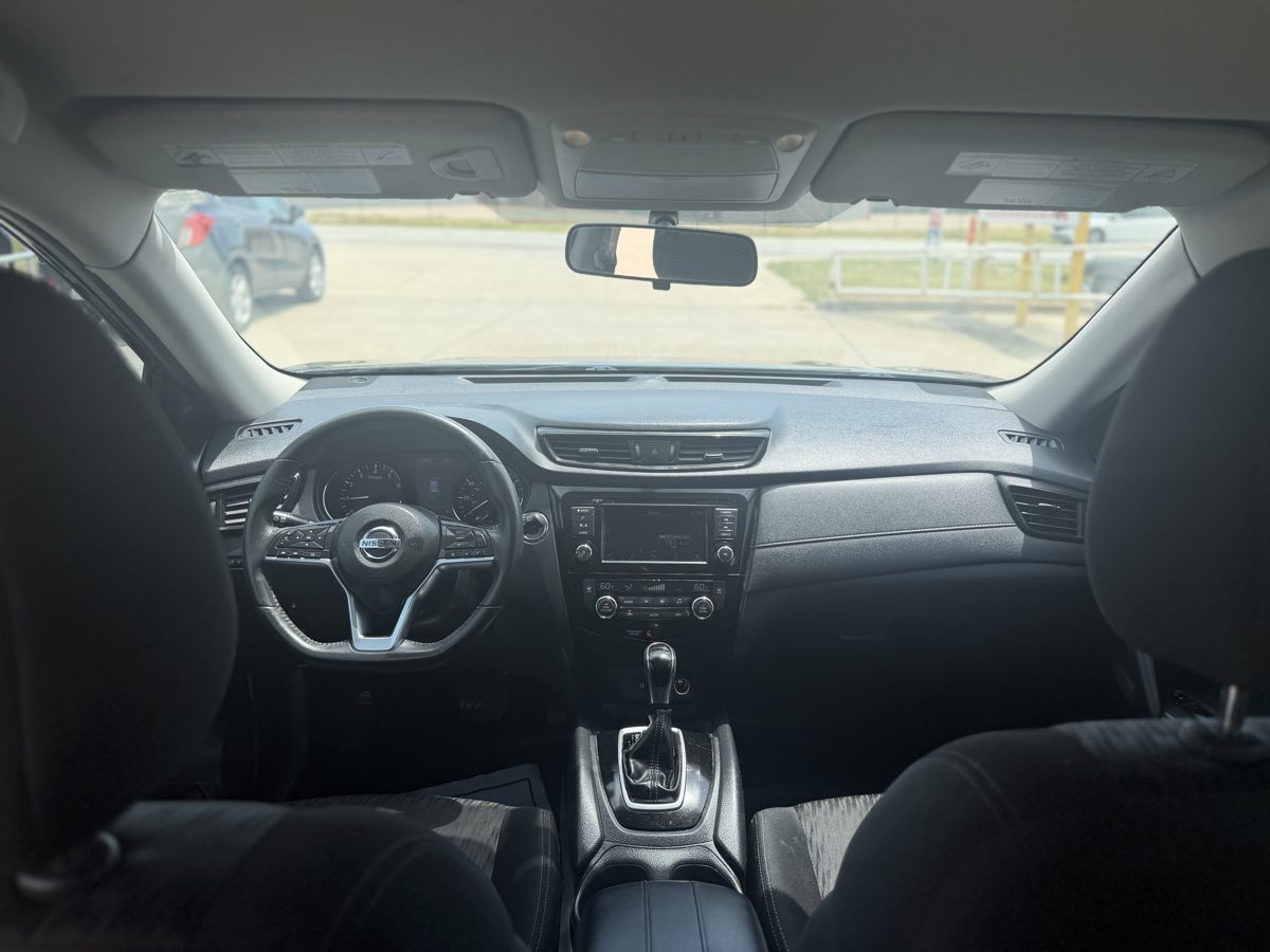 2018 Nissan Rogue SV - Photo 12