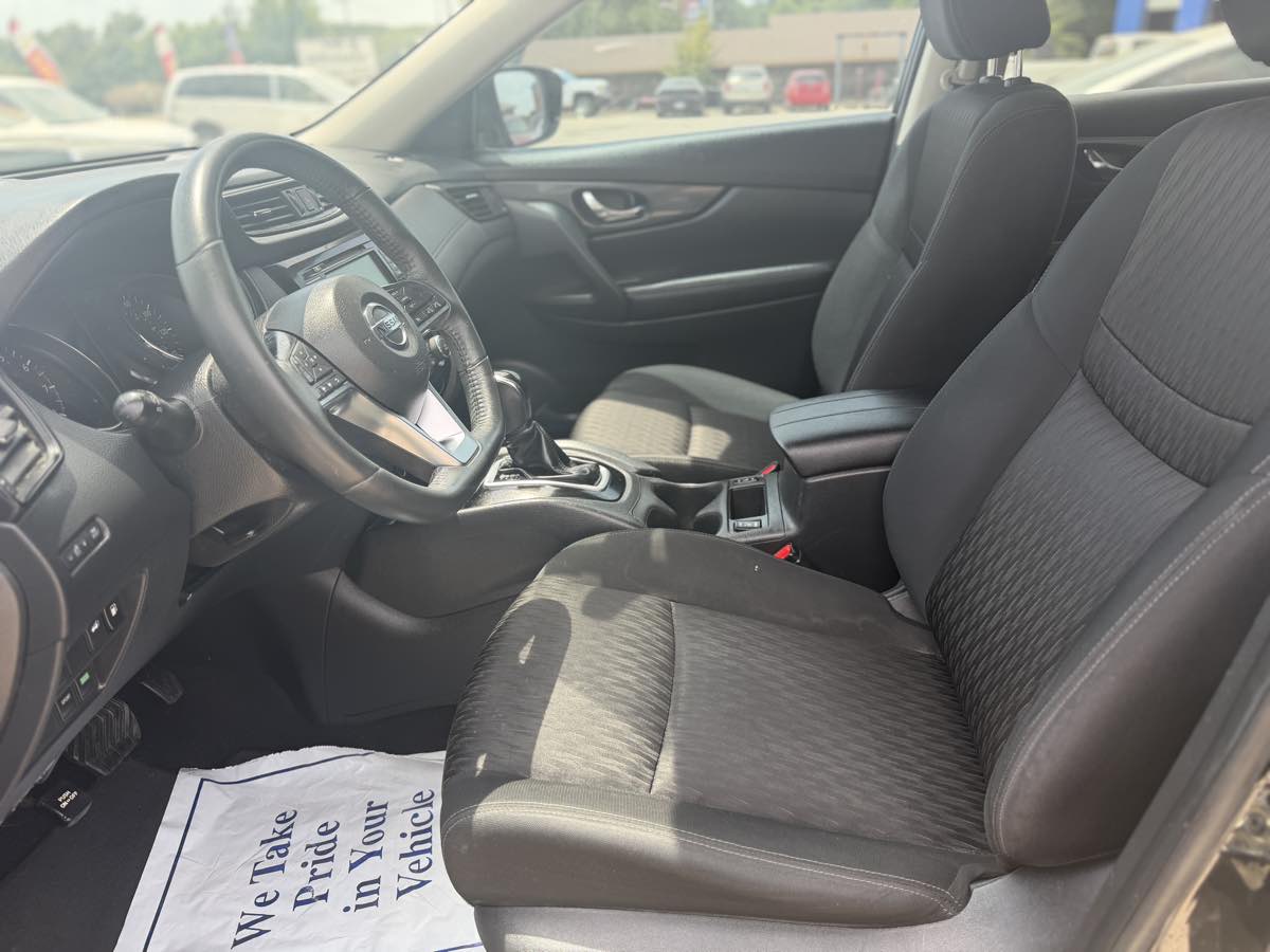 2018 Nissan Rogue SV - Photo 13