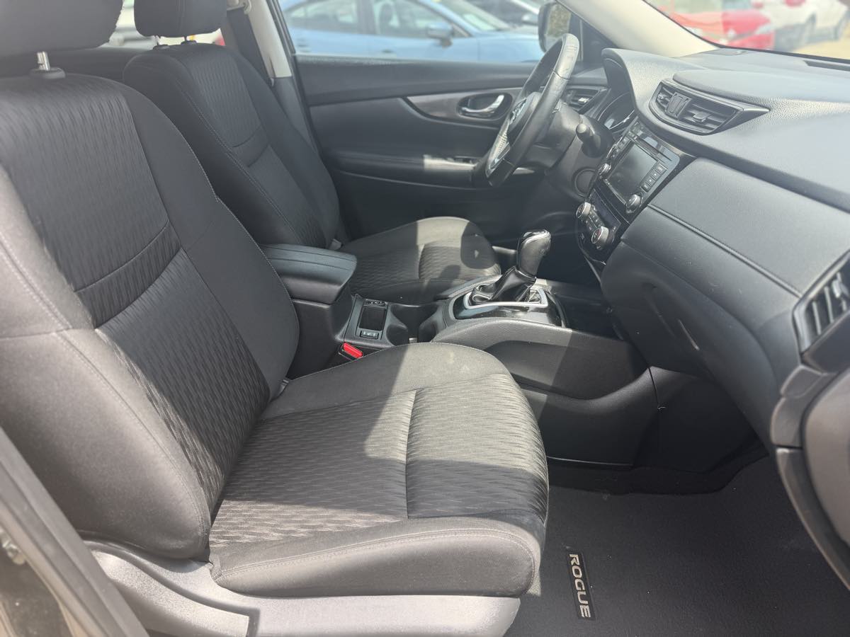 2018 Nissan Rogue SV - Photo 14