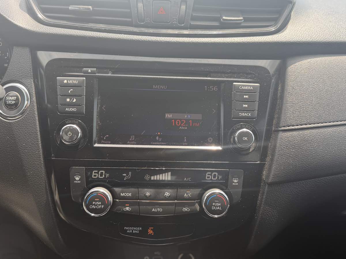 2018 Nissan Rogue SV - Photo 18
