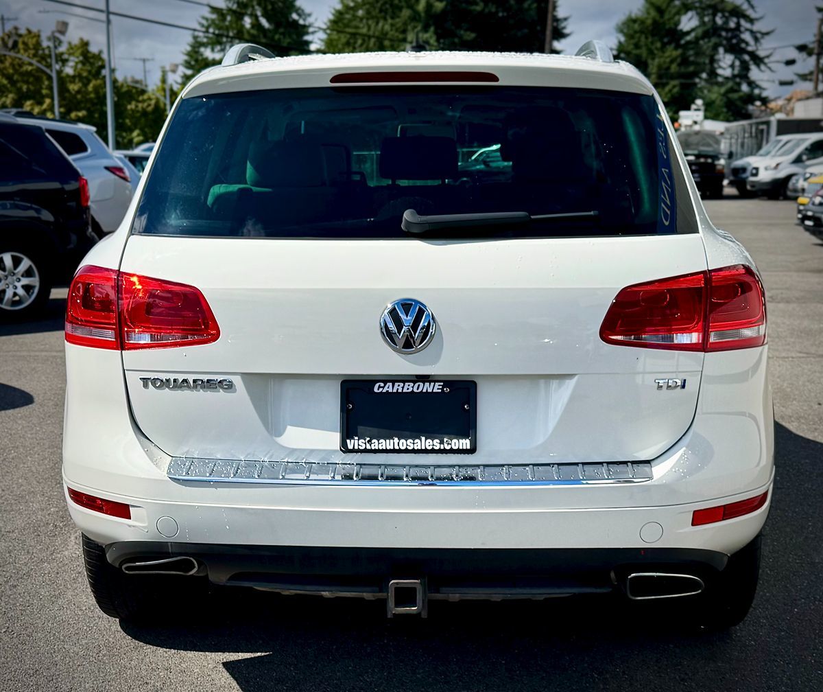 2011 Volkswagen Touareg Lux photo 3