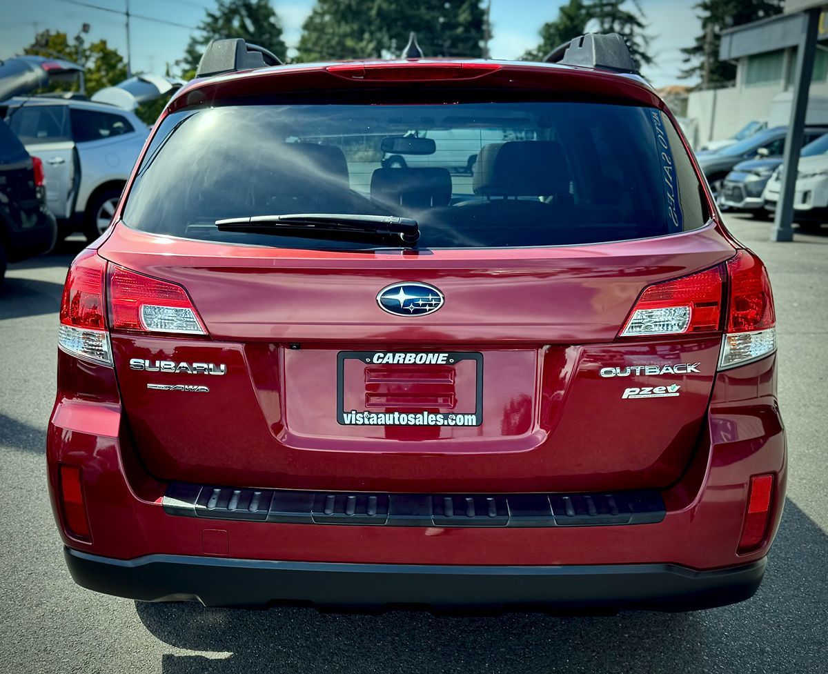 2014 Subaru Outback 2.5i Limited photo 3