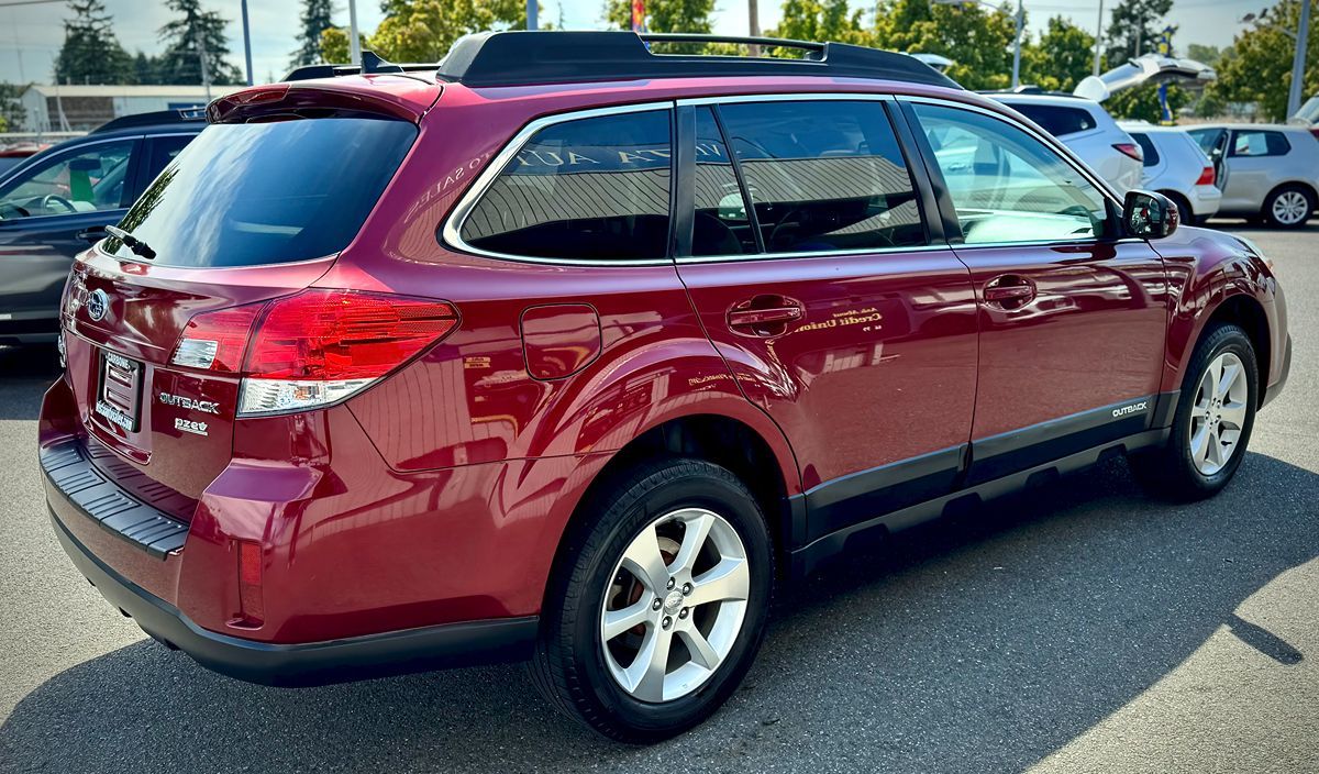2014 Subaru Outback 2.5i Limited photo 5
