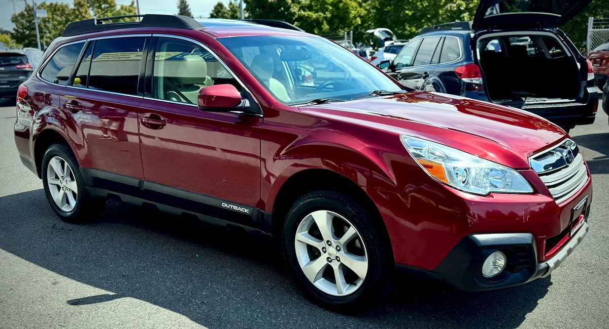 2014 Subaru Outback 2.5i Limited photo 6