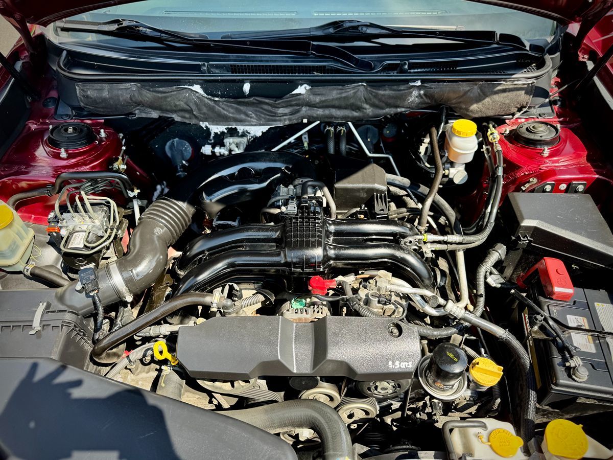 2014 Subaru Outback 2.5i Limited photo 8