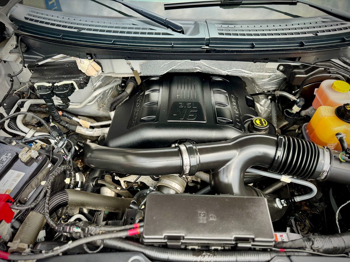 2014 Ford F-150 XLT photo 8