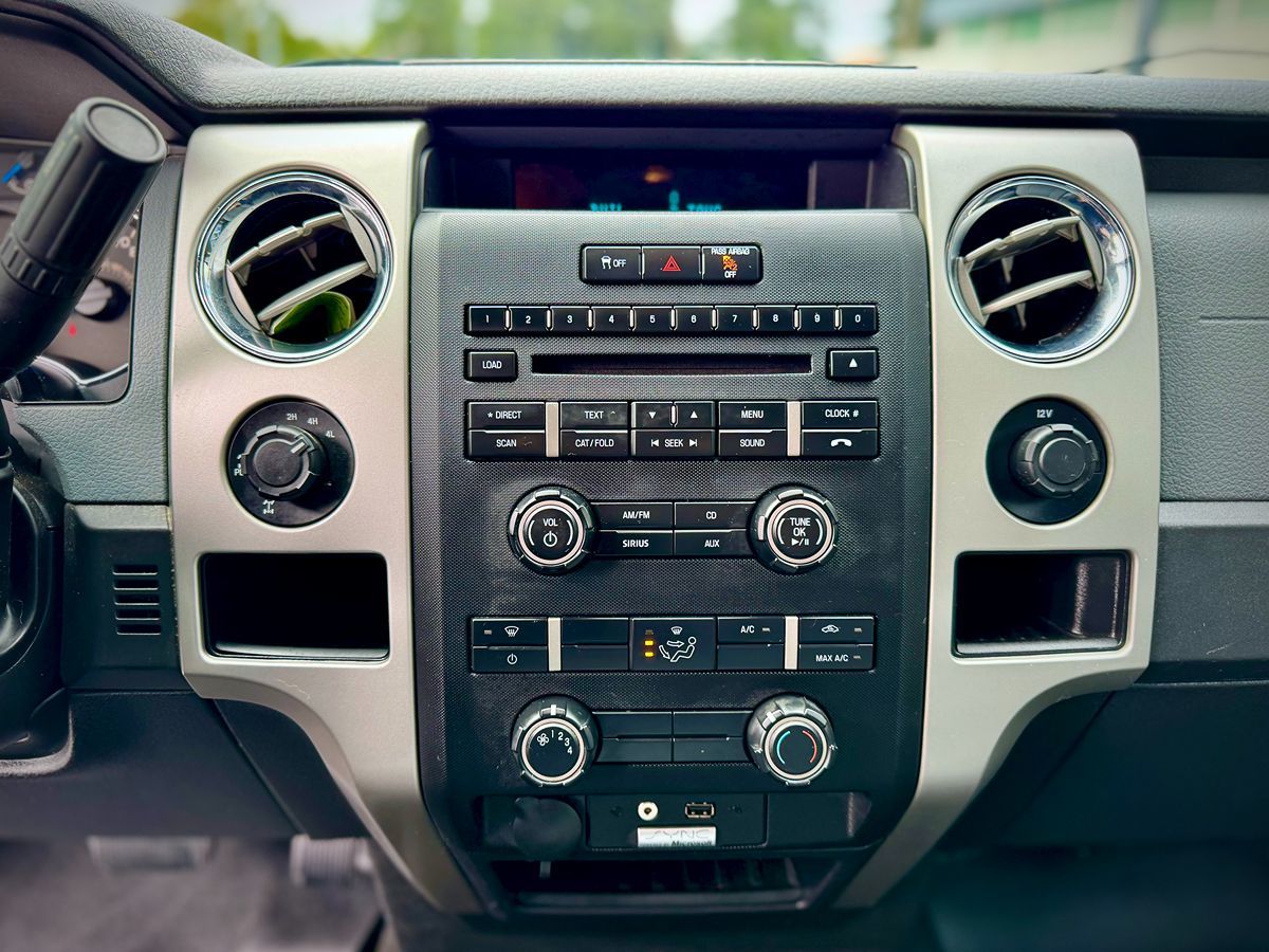 2014 Ford F-150 XLT photo 19