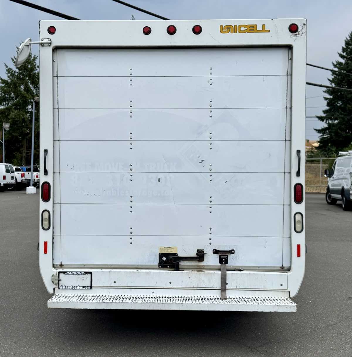 2010 Ford E-350 photo 2