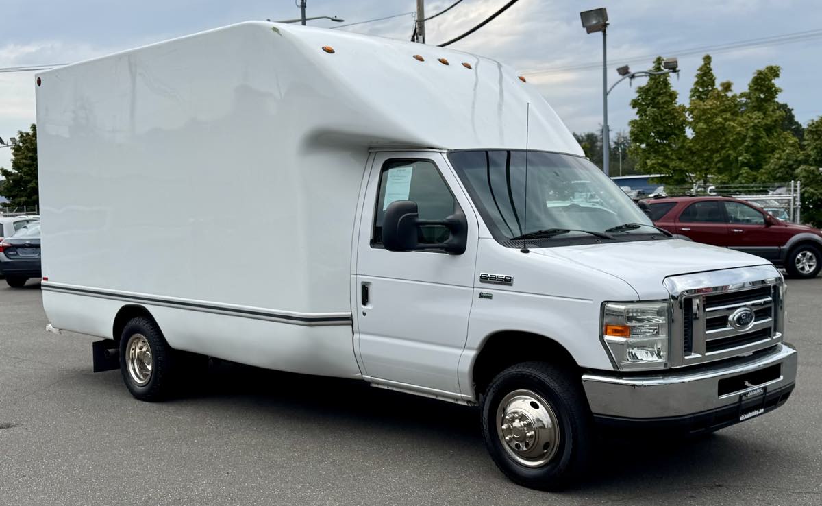2010 Ford E-350 photo 4