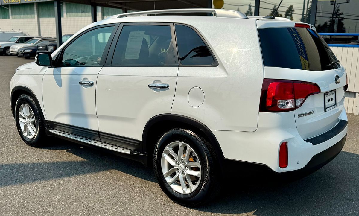 2014 Kia Sorento LX photo 2
