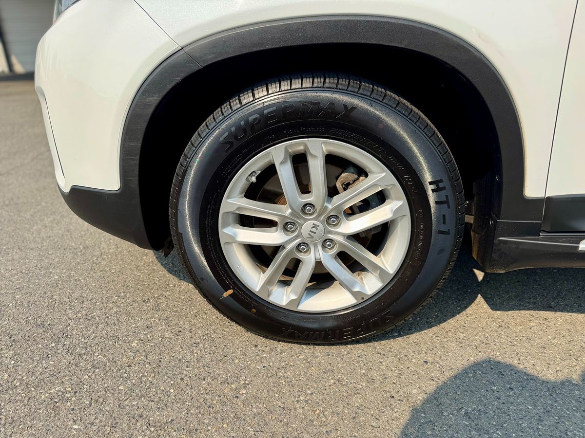 2014 Kia Sorento LX photo 11