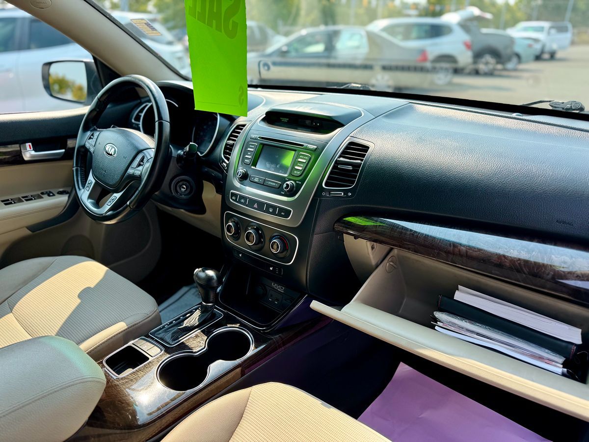 2014 Kia Sorento LX photo 19
