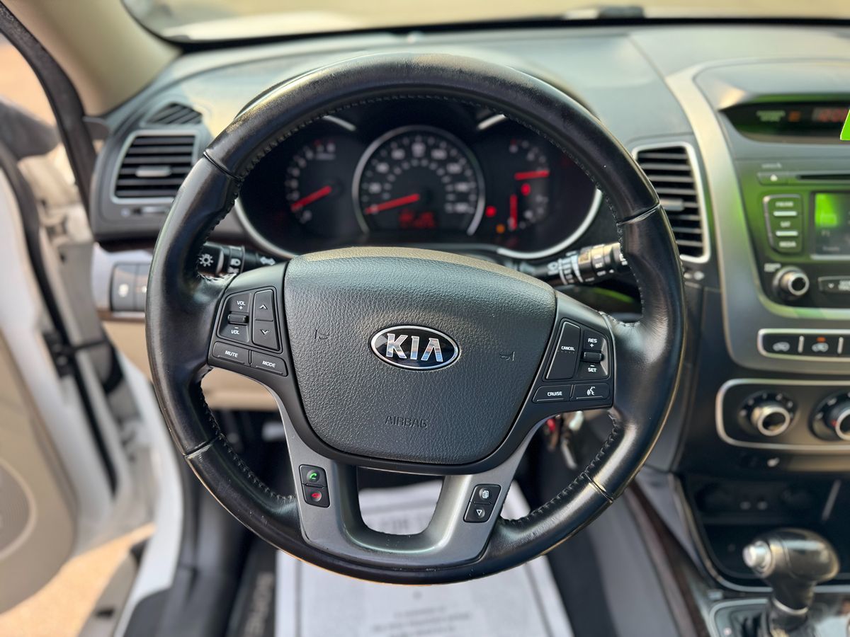 2014 Kia Sorento LX photo 23