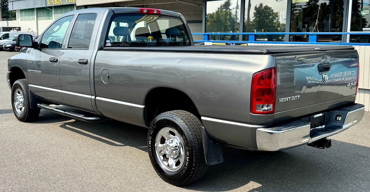 2005 Dodge Ram SLT photo 2