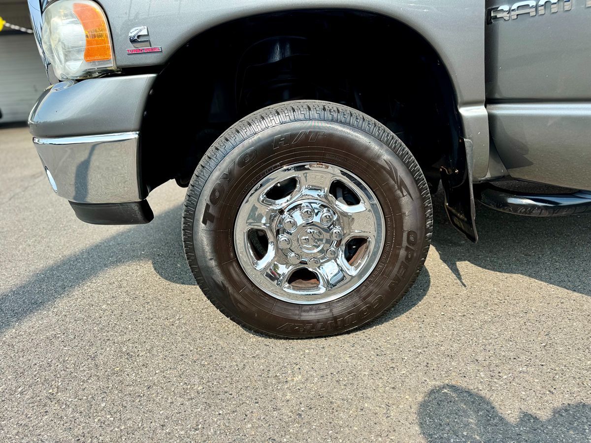 2005 Dodge Ram SLT photo 10