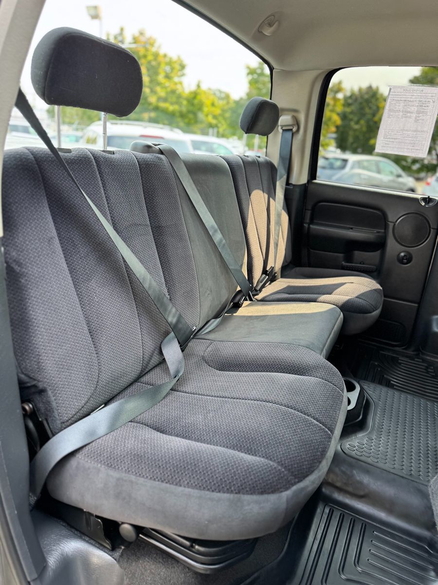 2005 Dodge Ram SLT photo 16