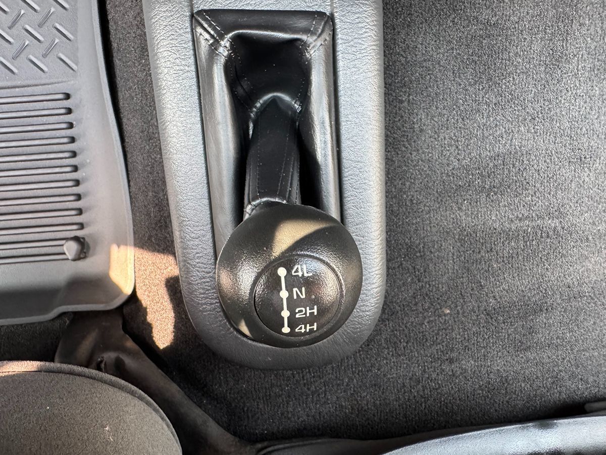 2005 Dodge Ram SLT photo 20